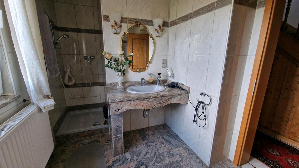 Einfamilienhaus Holzminden - 12 Zimmer, 320 m&sup2;, 2.000&euro; | Angebot:26037589