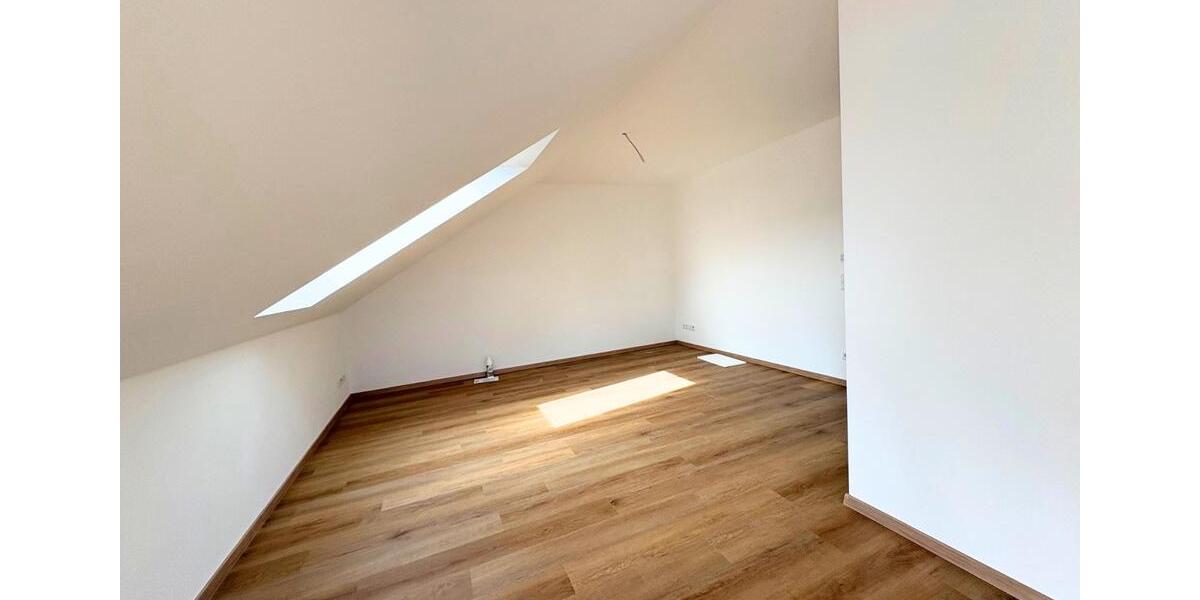 Dachgeschoßwohnung Großmehring - 3 Zimmer, 78 m&sup2;, 379.000&euro; | Angebot:26065707
