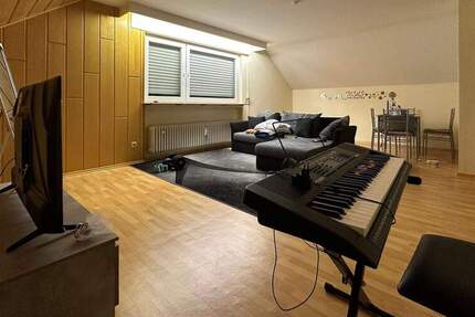 Sehr geräumige, gepflegte 3-Zimmer Dachgeschoss-Wohnung in ruhiger Lage von Eislingen-Süd 3 zimmer