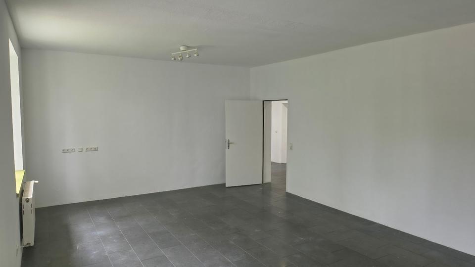 Etagenwohnung Hildesheim Himmelsthür - 6.5 Zimmer, 224 m&sup2;, 269.000&euro; | Angebot:26987181