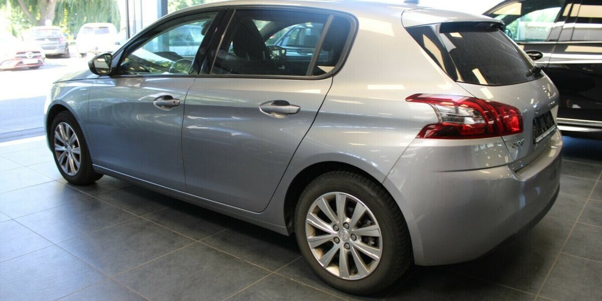 Peugeot 308 PureTech 130 GPF Style 81.569 km 11.980 € Euskirchen 53881