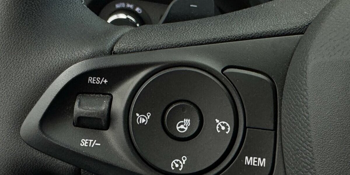 Opel Corsa GS 1.2 Turbo 1.Hand Sitzheizung Carplay 8.600 km 18.679 &euro; Lich 35423