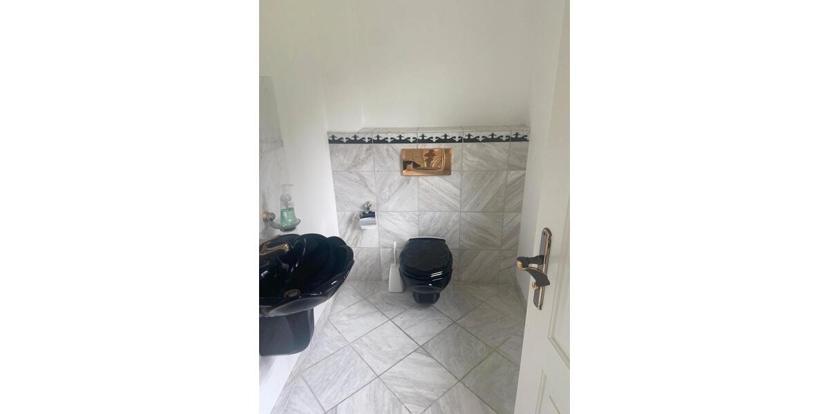 Einfamilienhaus Bad Liebenzell - 8 Zimmer, 286 m&sup2;, 870.000&euro; | Angebot:26737917