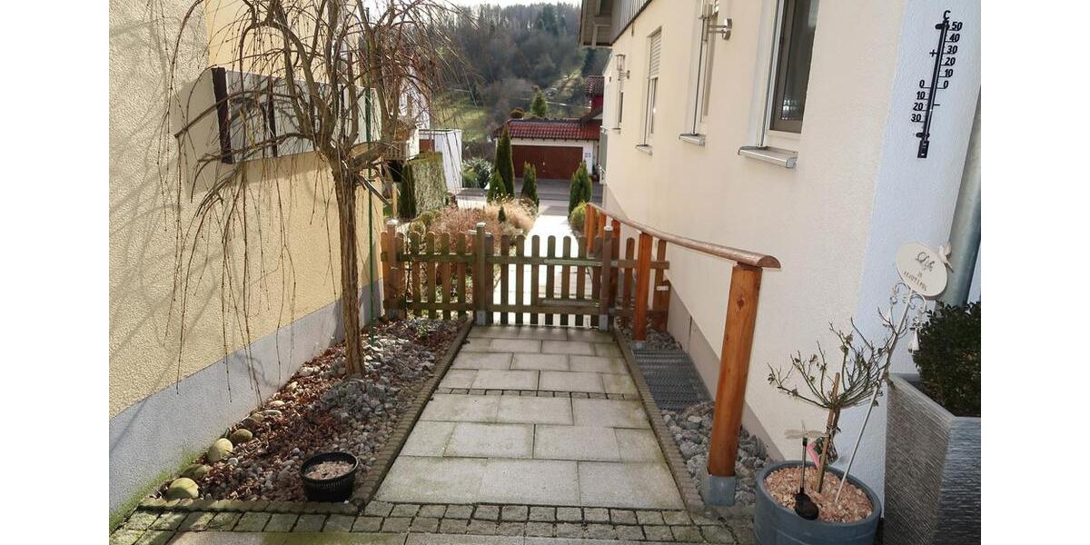 Erdgeschoßwohnung Uhingen - 4.5 Zimmer, 116 m&sup2;, 1.023&euro; | Angebot:26249344