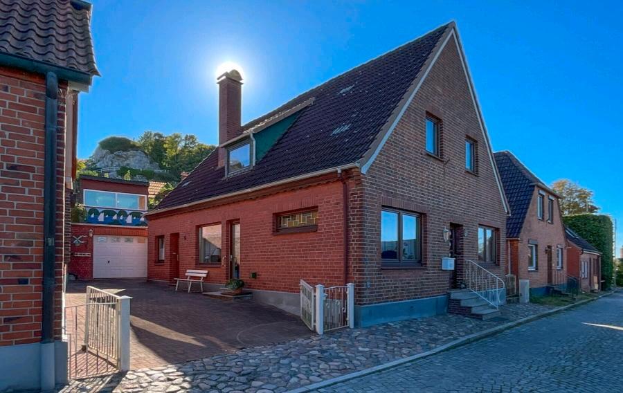 FREISTEHENDES EINFAMILIENHAUS ZU VERMIETEN 5 zimmer