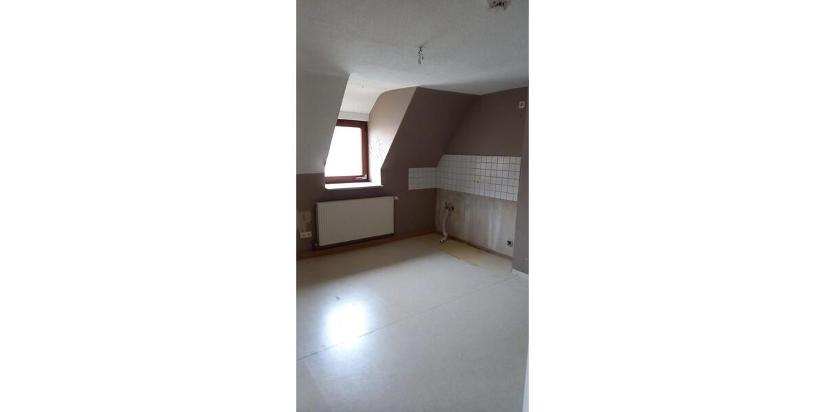 Dachgeschoßwohnung Neustadt bei Coburg - 2 Zimmer, 35 m&sup2;, 200&euro; | Angebot:24474415