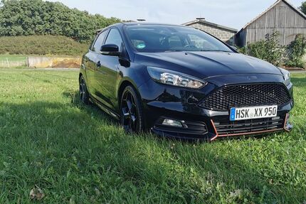 Ford Focus 108.600 km 14.700 &euro; Meschede 59872