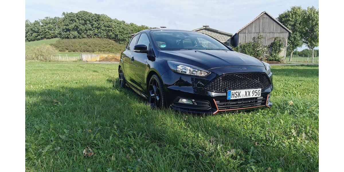 Ford Focus 108.600 km 14.700 &euro; Meschede 59872