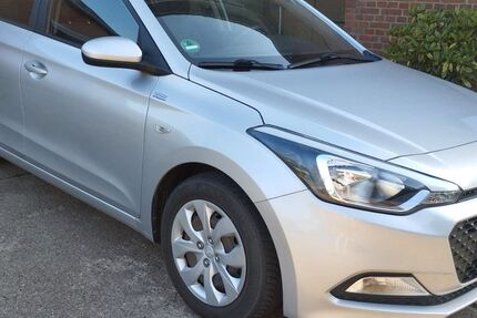 Hyundai i20 90.000 km 7.400 &euro; Wadersloh 59329