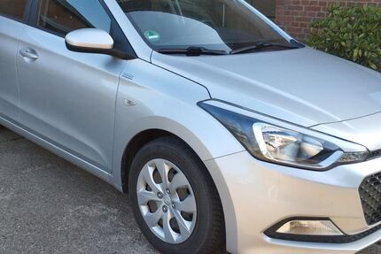 Hyundai i20 90.000 km 7.700 &euro; Wadersloh 59329