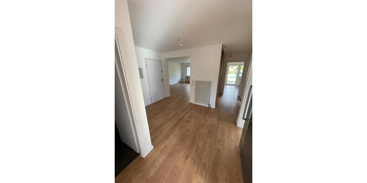 Erdgeschoßwohnung Neuenstein - 4 Zimmer, 100 m&sup2;, 1.050&euro; | Angebot:26350156