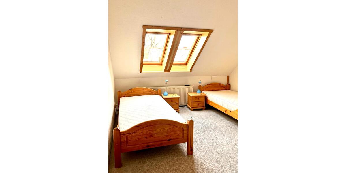 Dachgeschoßwohnung Rosengarten - 2.5 Zimmer, 65 m&sup2;, 902&euro; | Angebot:24982206