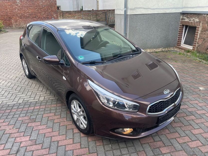 Kia ceed / Ceed 87.000 km 7.777 € Dresden 01139