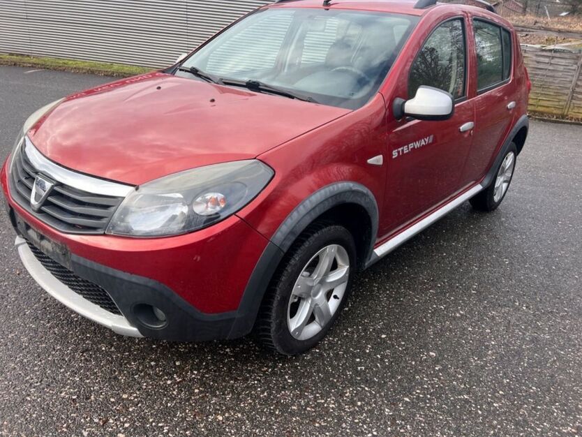 Dacia Sandero 136.000 km 3.500 € Waldkraiburg 84478