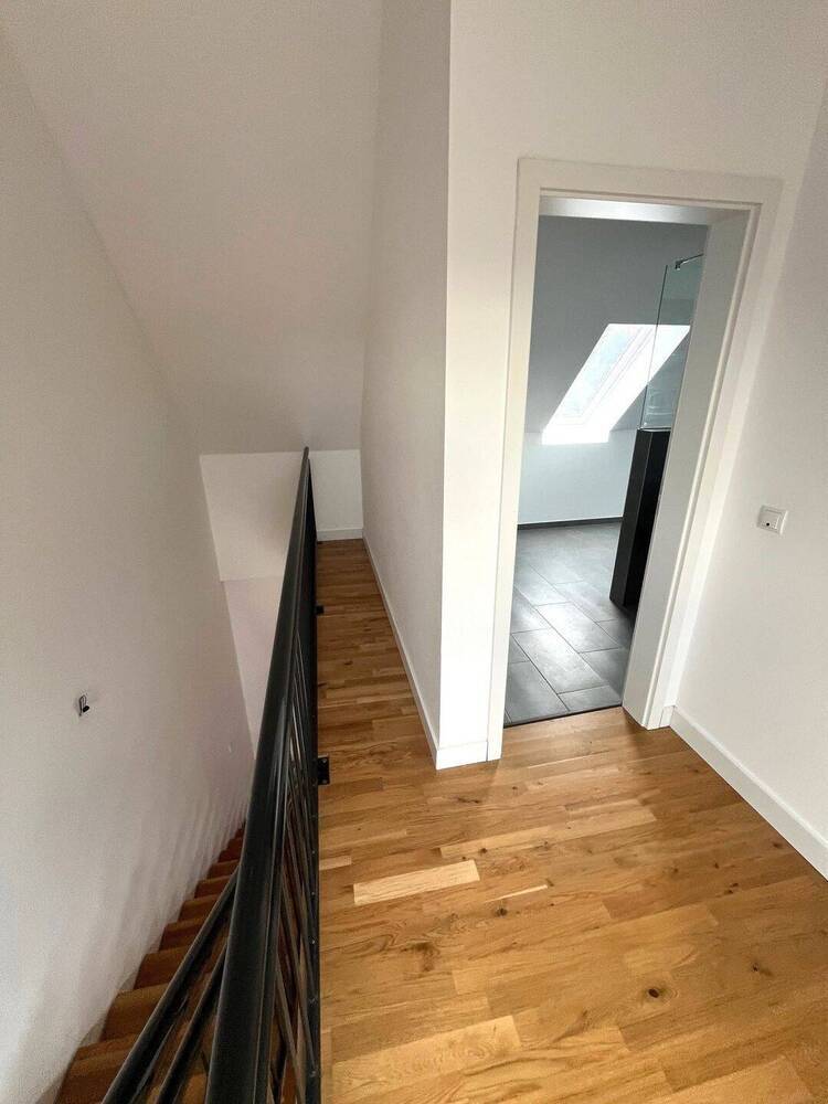 SCHICK und SUPER ZENRAL im ACHIMER BAUERNVIERTEL Hochwertige, schöne 3 Zimmer-Maisonette-Wohnung Baujahr 2022 mit großem Balkon und Garagenplatz