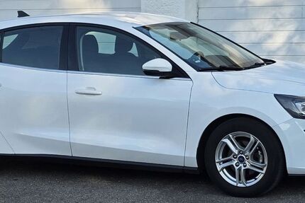 Ford Focus 83.000 km 9.500 &euro; Sindelfingen bei Stuttgart 71067