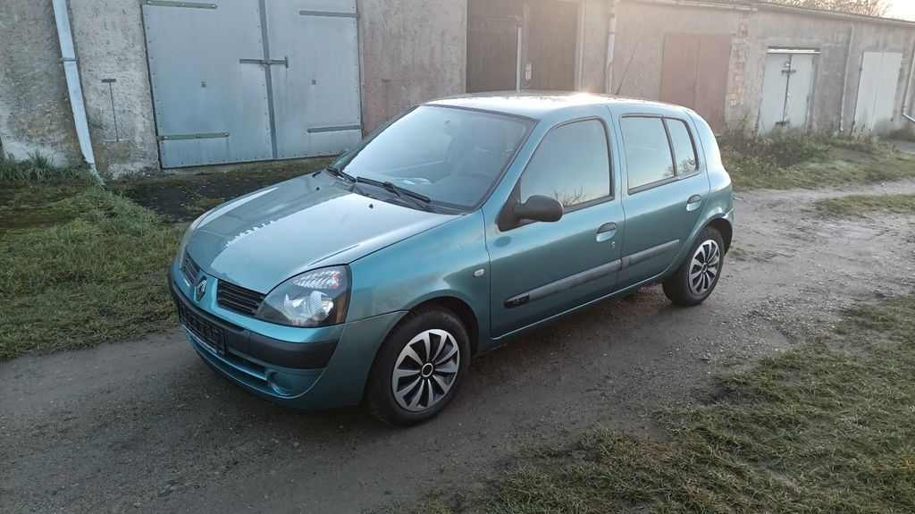 Renault Clio 221.217 km 1.499 &euro; Mirow 17252