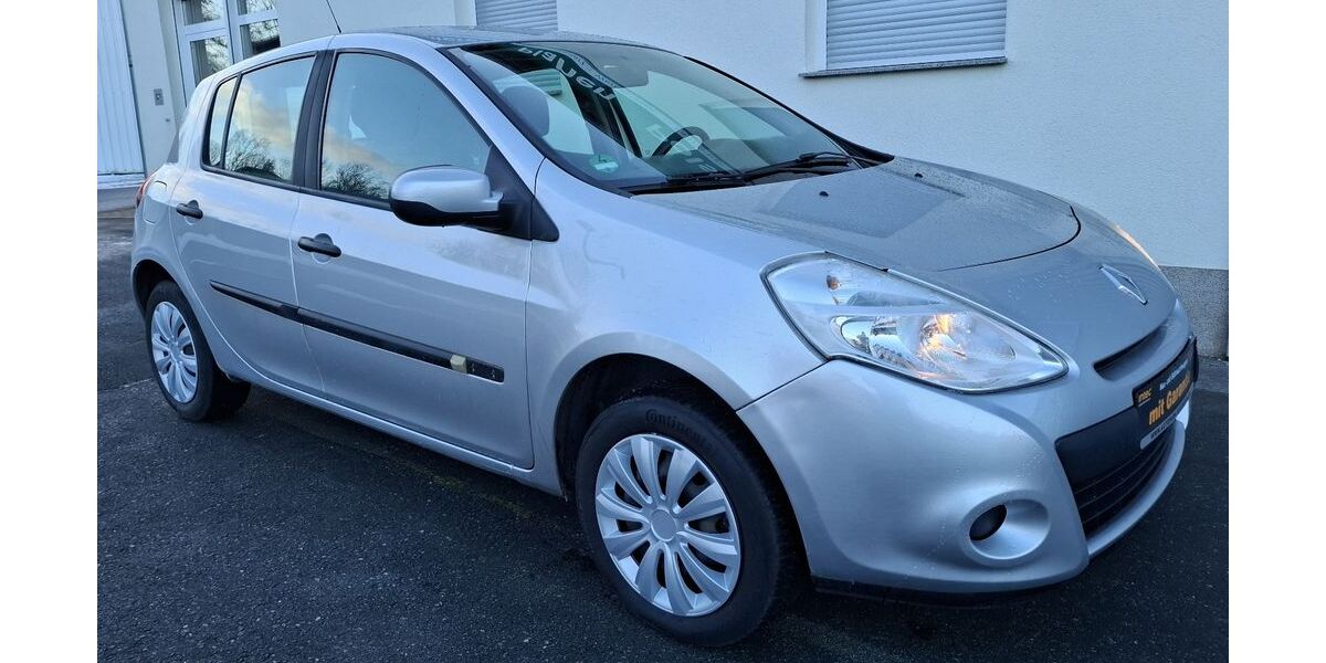 Renault Clio 151.000 km 3.990 &euro; Derenburg 38895