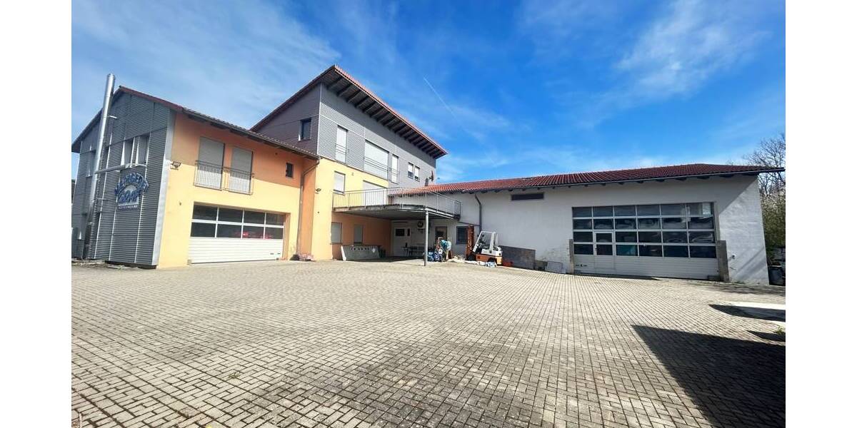 Multifunktionales Wohn- und Geschäftshaus zimmer