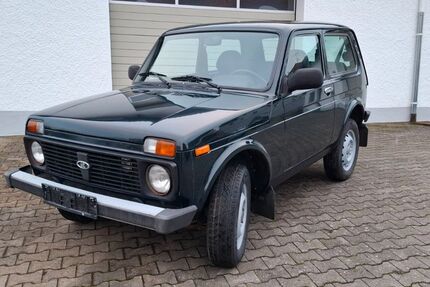 Lada Niva 98.400 km 5.300 &euro; Amberg 92224