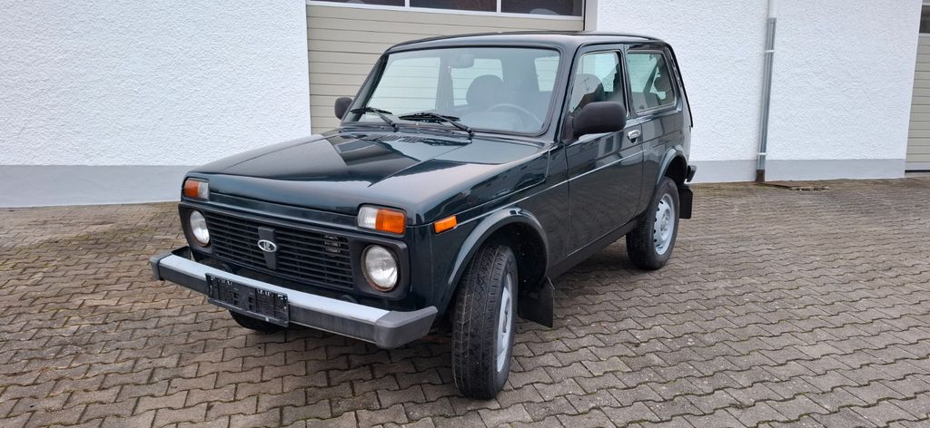 Lada Niva 98.400 km 5.300 &euro; Amberg 92224
