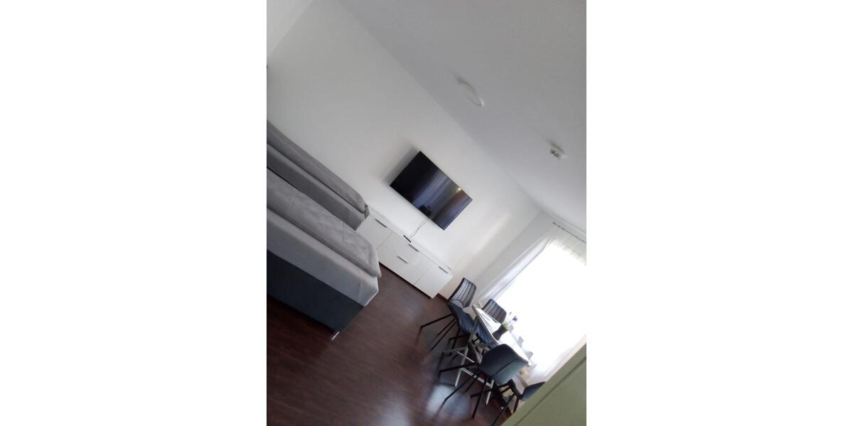 Erdgeschoßwohnung Metzingen - 1.5 Zimmer, 42 m&sup2;, 900&euro; | Angebot:26312690