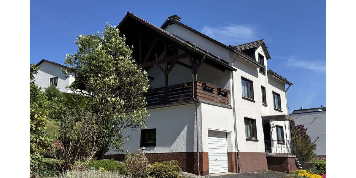 Einfamilienhaus Siegen Dillnhütten - 6 Zimmer, 179 m&sup2;, 250.000&euro; | Angebot:26382564