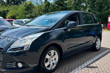 Peugeot 5008 276.850 km 2.488 &euro; Freiburg 79111