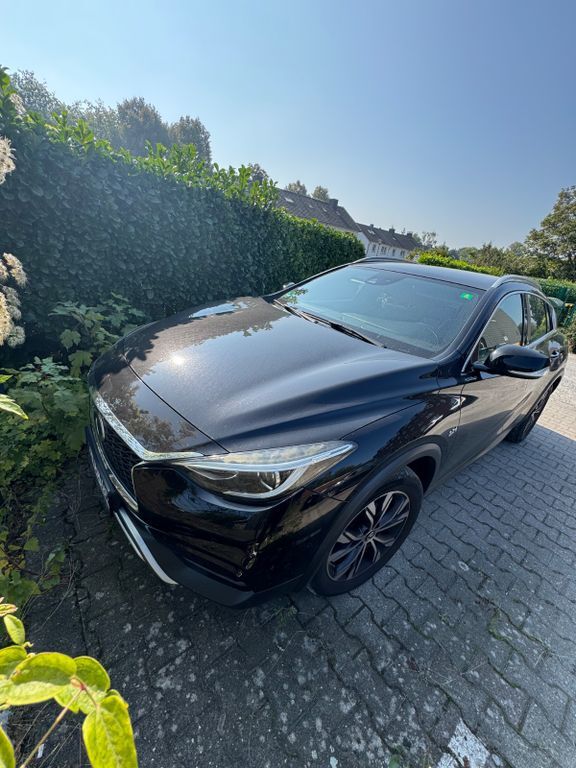 QX30