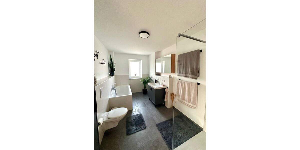 Geräumige 4-Zi Gartenwohnung in Hagenbüchach 4 zimmer