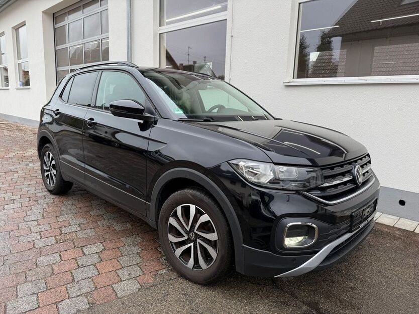 VW T-Cross 27.400 km 21.490 € Balzhausen 86483
