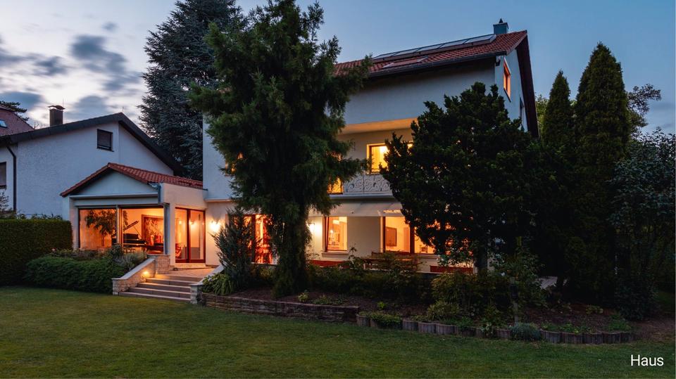 Villa Göppingen - 8 Zimmer, 291 m&sup2;, 1.295.000&euro; | Angebot:27142805