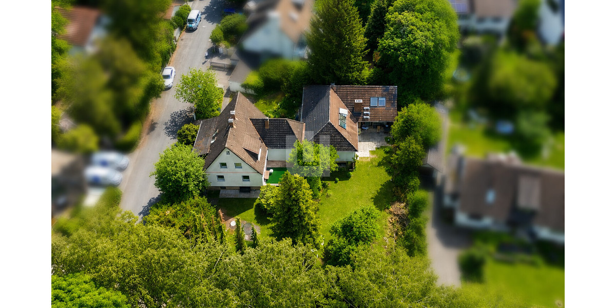 WINDISCH - Großes Grundstück mit Altbestand für ein MFH + Doppelhaus in Ortsrandlage von Gröbenzell - Grundstück Gröbenzell | Angebot:26799220
