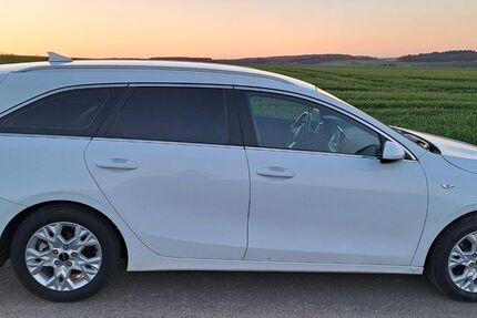 Kia ceed Sportswagon 123.000 km 15.000 &euro; Lötzbeuren 56843
