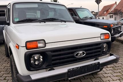 Lada Niva 23.800 km 15.290 &euro; Limeshain 63694