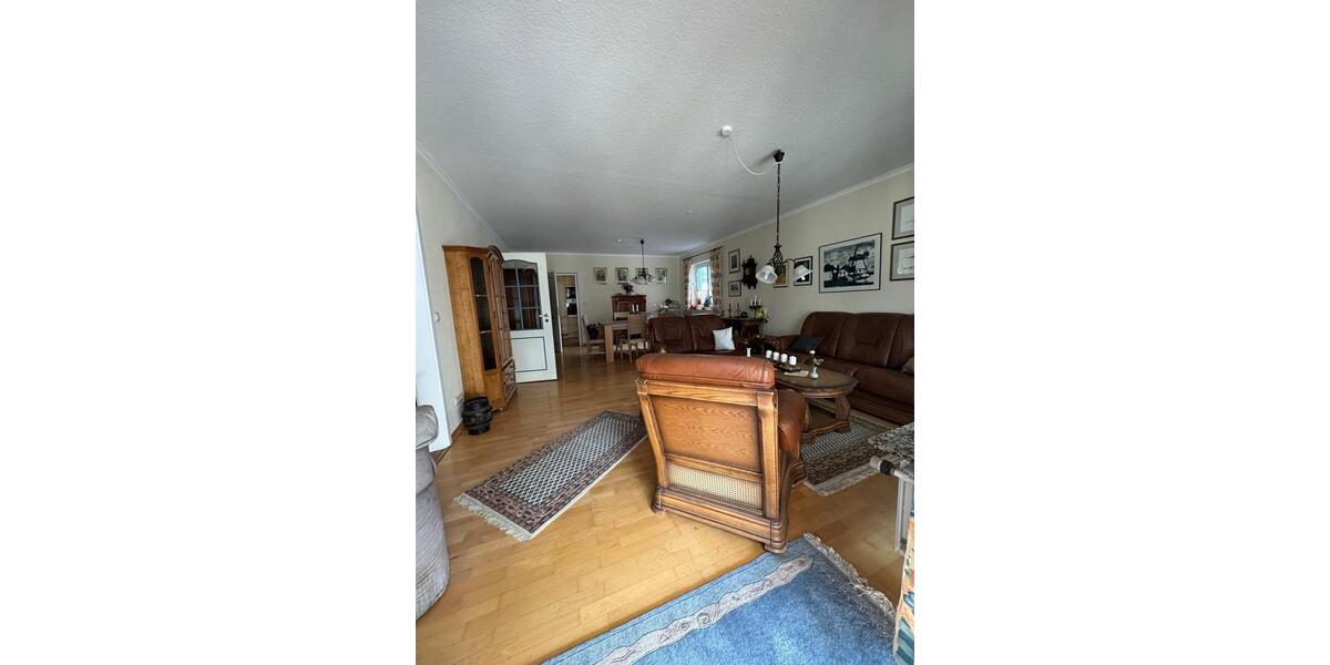 Mietwohnung 130 m² EG, Wintergarten, Sauna 5 zimmer