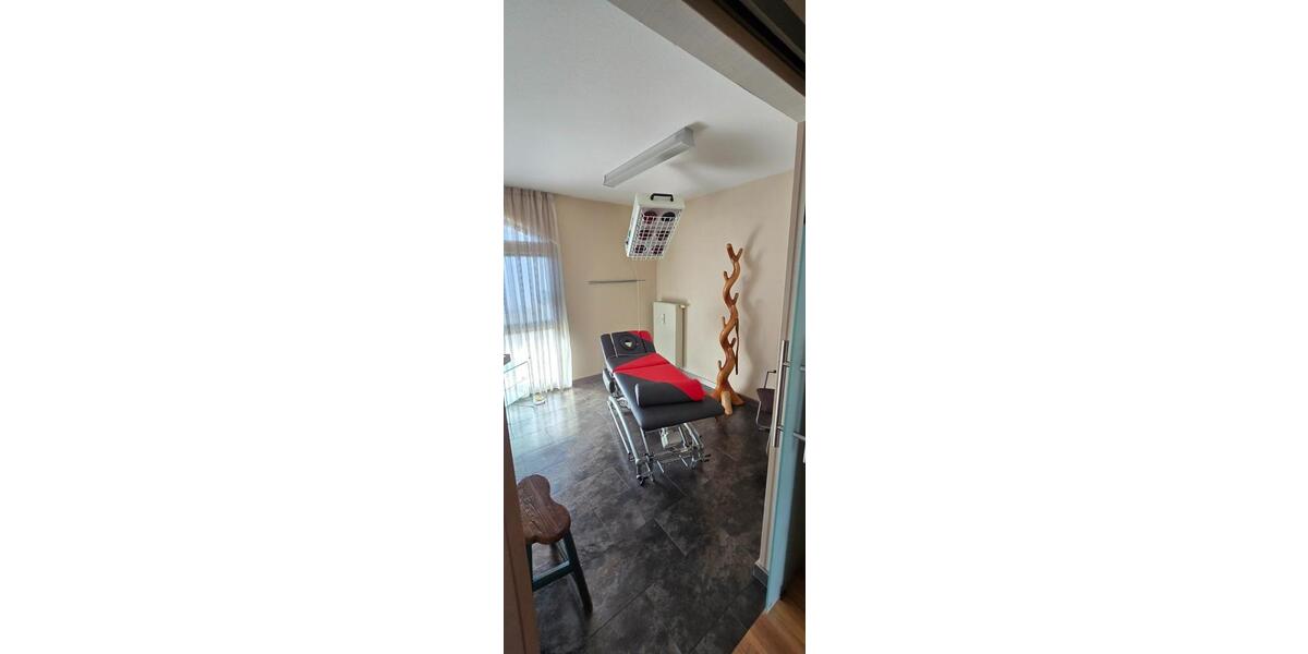 Erdgeschoßwohnung Heilsbronn - 9 Zimmer, 220 m&sup2;, 598.000&euro; | Angebot:25961632