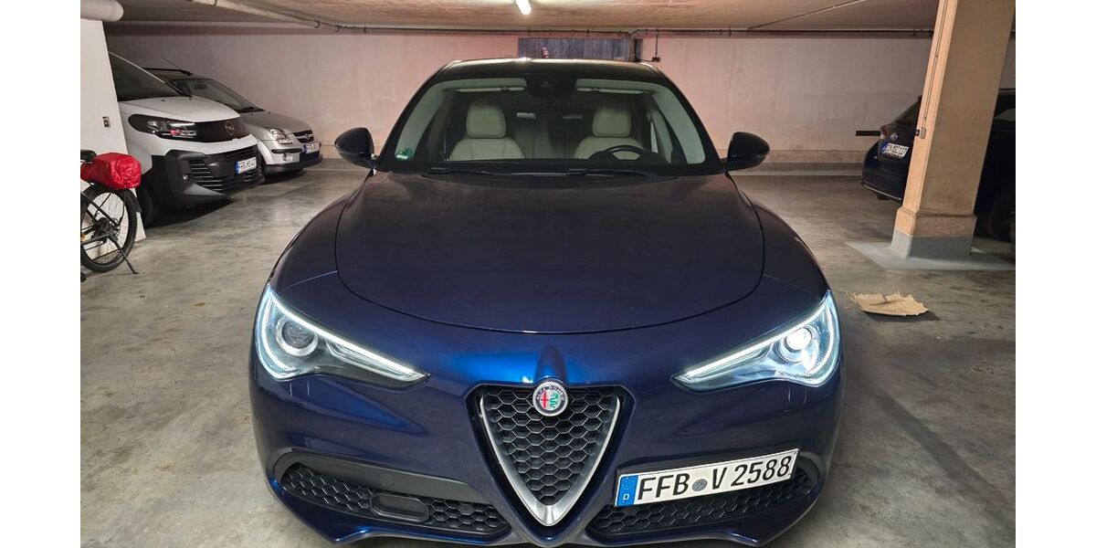 Alfa Romeo Stelvio 126.000 km 19.800 &euro; Puchheim 82178