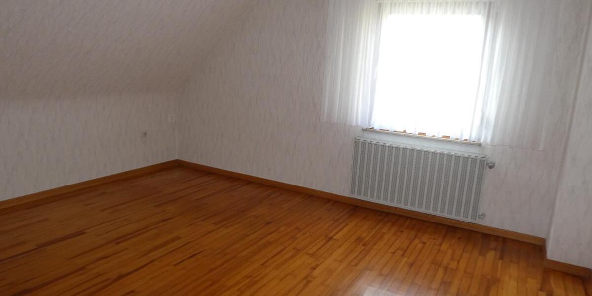 Achtung junge Familie - Freistehendes Wohnhaus mit 2 Garagen und großen Terrassen in Fell - Einfamilienhaus Fell | Angebot:27076370