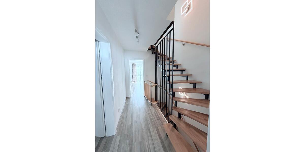 Reihenhaus Adelsdorf - 4 Zimmer, 136 m&sup2;, 549.000&euro; | Angebot:25991623