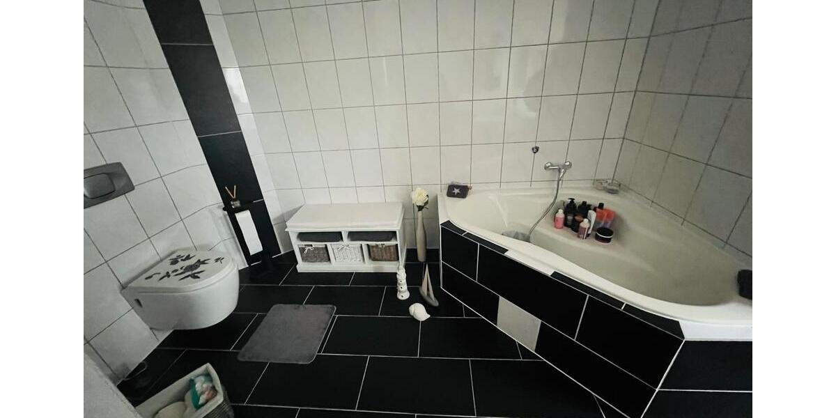 Traumhafte Whg mit großer Dachterrasse und Garten 4 zimmer