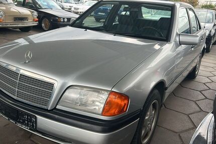 Mercedes-Benz C 180 130.000 km 2.099 € Elz 65604