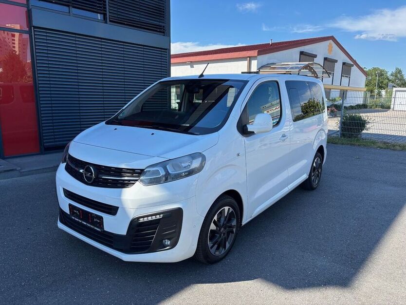 Zafira Life