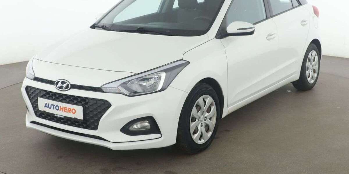 Hyundai i20 90.644 km 8.360 &euro; Neufahrn 85375