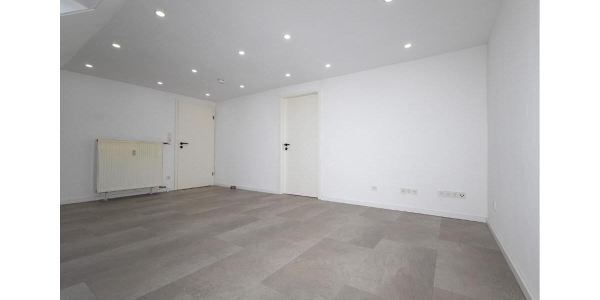 Ideal für Single oder Paar: Renovierte Dachgeschosswohnung zum vermieten 2 zimmer