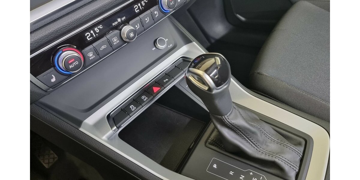 Audi Q3 35 TDI Advanced Prestige LED ACC APP schw.AHK 79.950 km 26.500 &euro; Garrel 49681