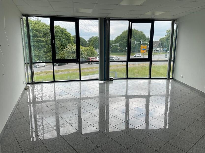 Büro 180 qm im ersten Stock