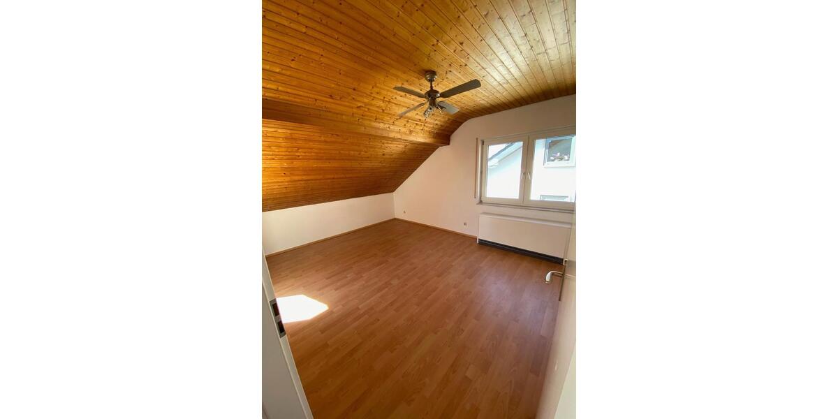 Dachgeschoßwohnung Dossenheim - 2.5 Zimmer, 55 m&sup2;, 900&euro; | Angebot:26376246