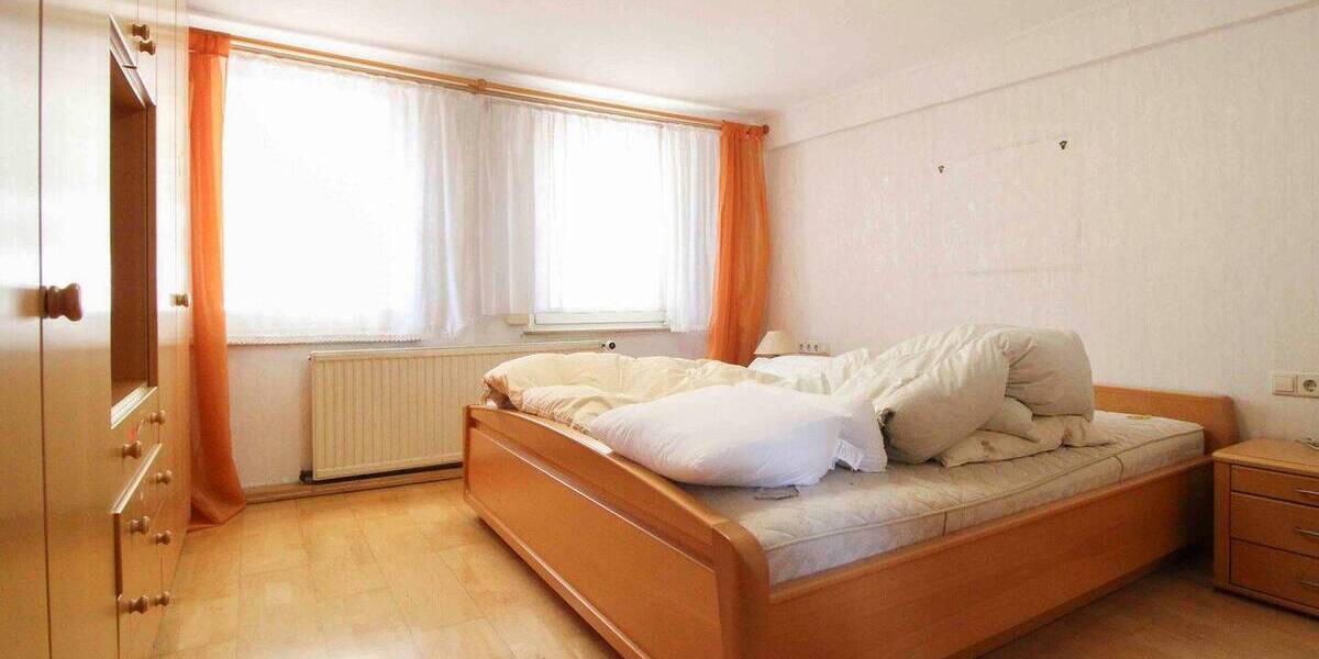 Mehrfamilienhaus, Wohnhaus Stuttgart Heumaden - 9 Zimmer, 398.000&euro; | Angebot:26244753