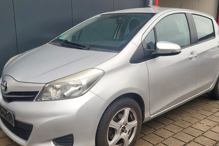 Toyota Yaris 80.000 km 7.800 &euro; Puchheim (nähe München) 82178